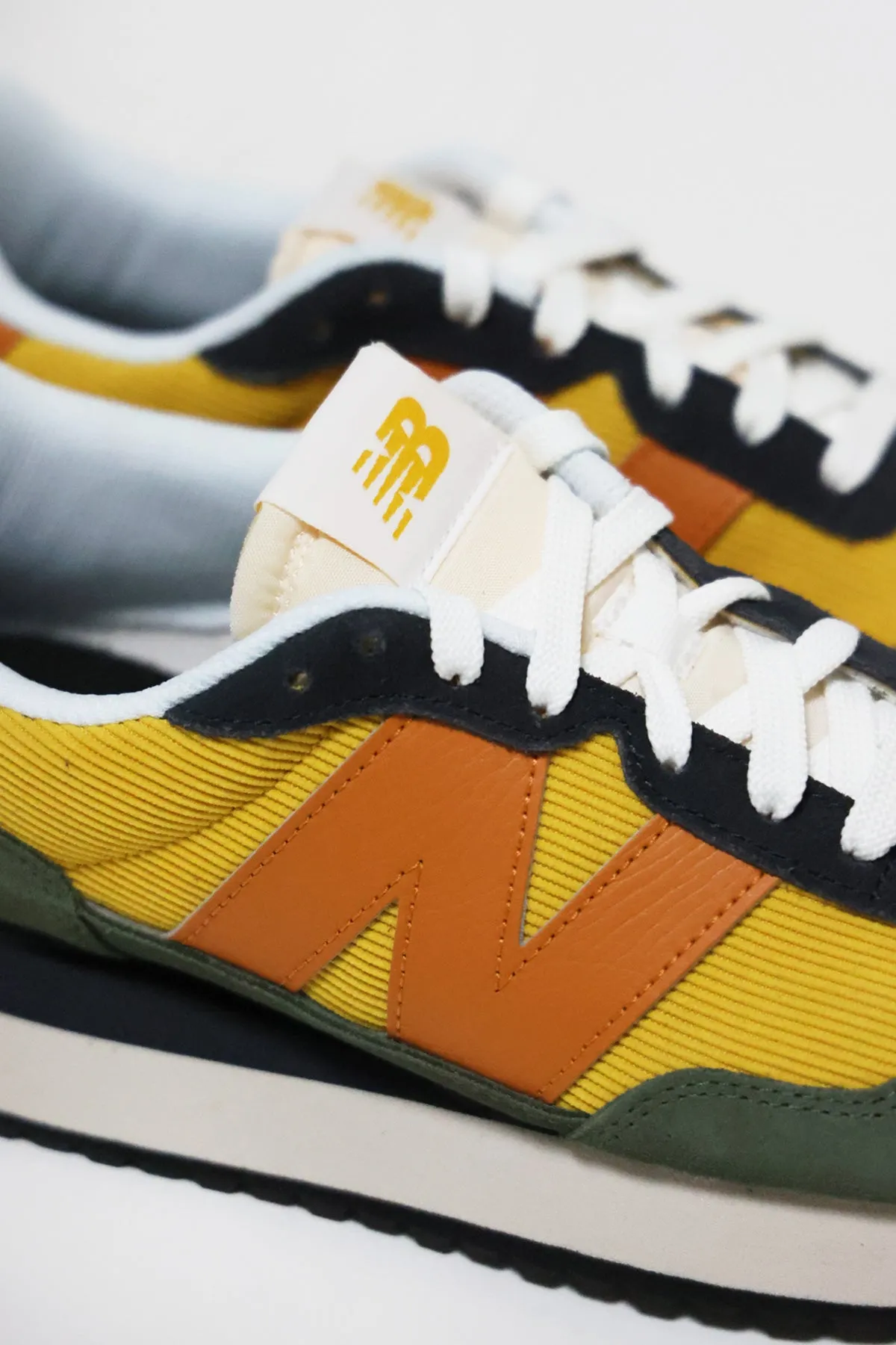 237 - Harvest Gold/Madras Orange