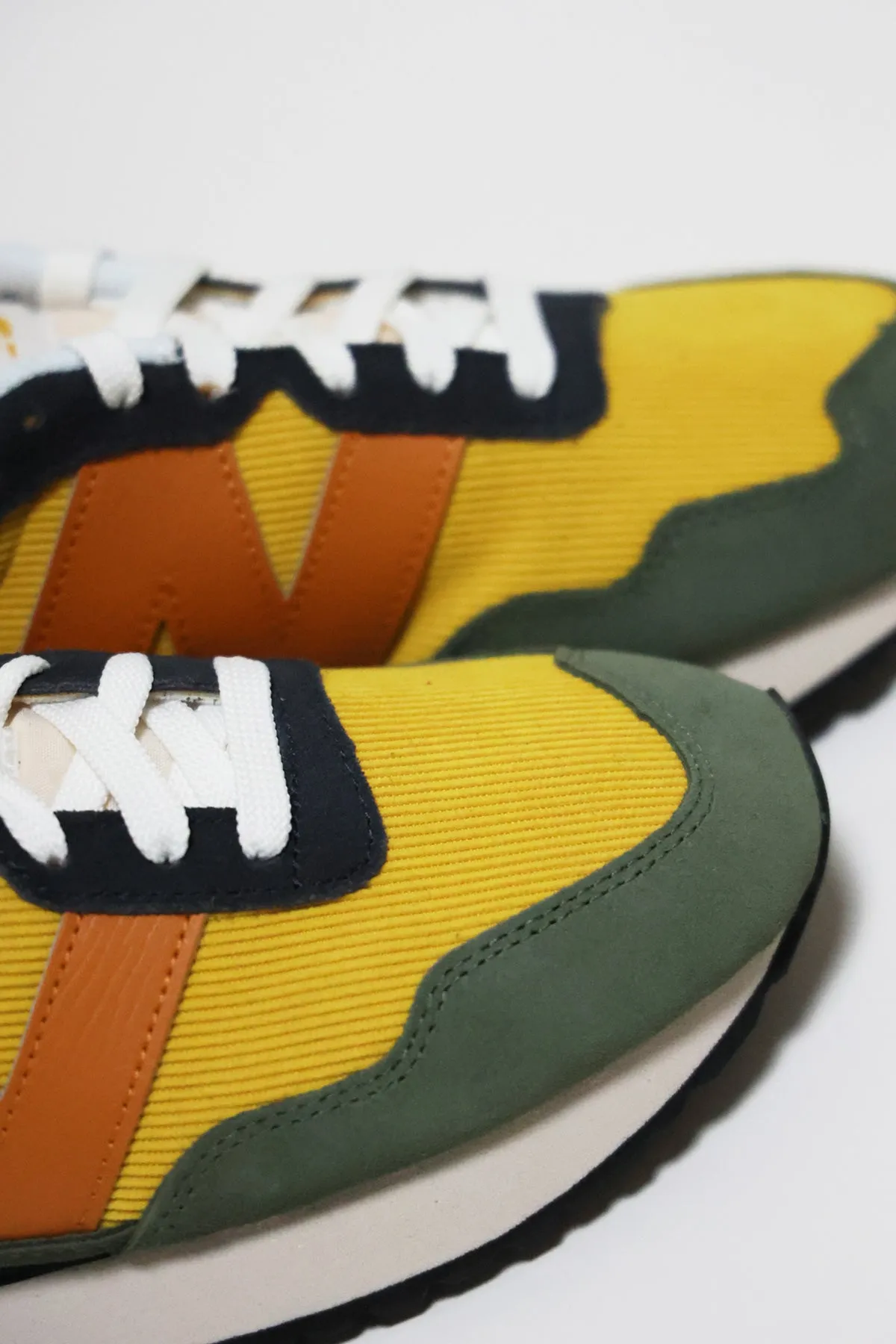 237 - Harvest Gold/Madras Orange