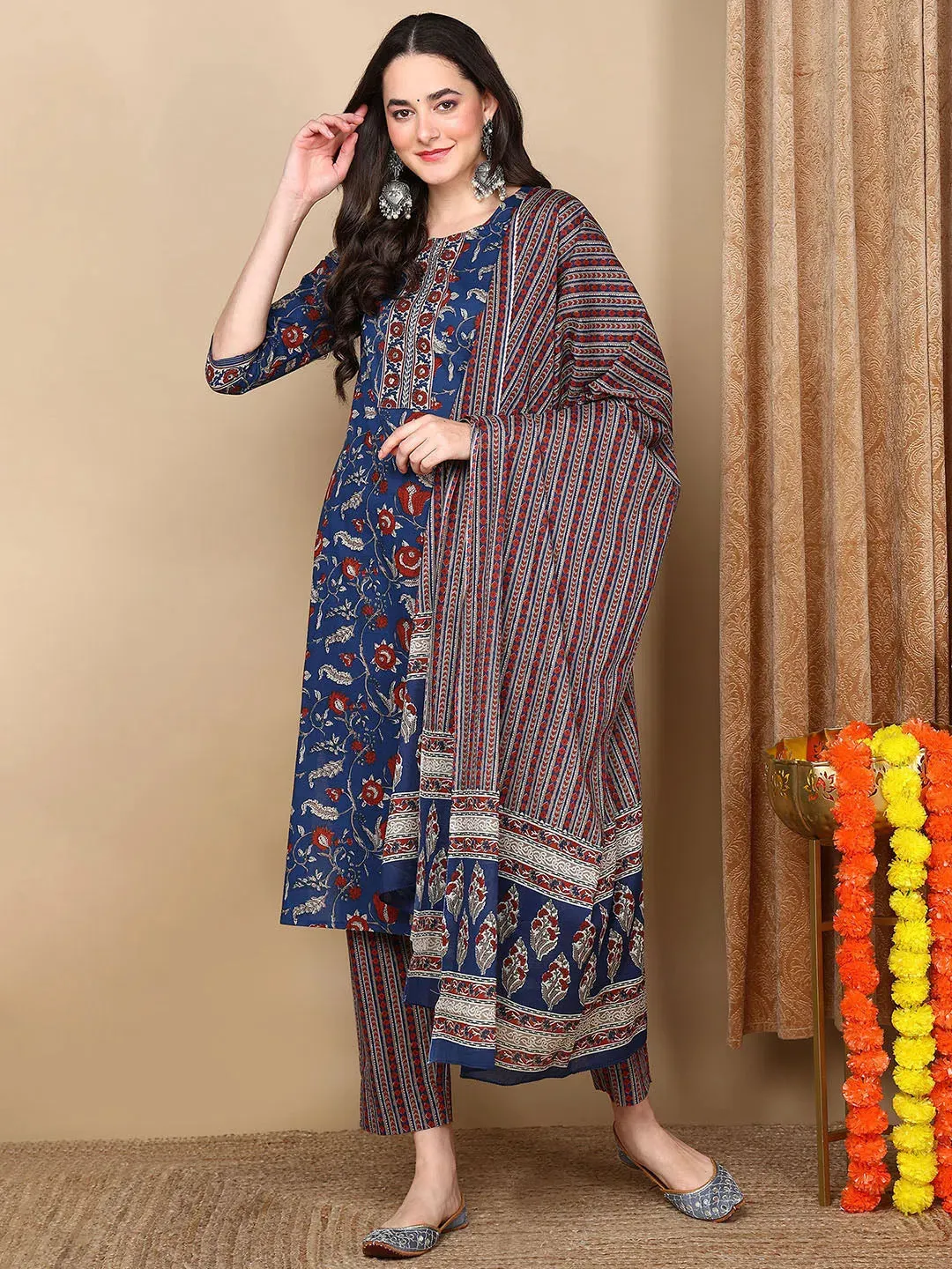 Ahika Women Blue Rayon Blend Floral Printed Straight Kurta Trousers With Dupatta-VKSKD2233